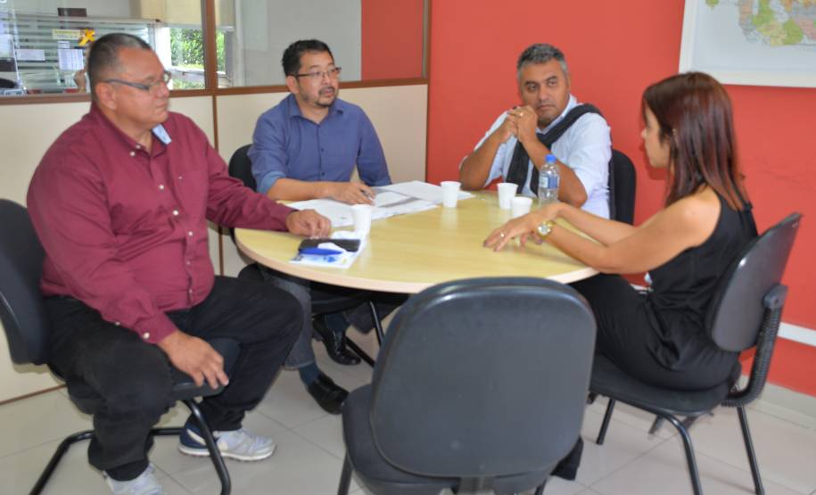 Representantes da Companhia Municipal de Trânsito e Urbanização de Londrina visitam o Detran-PR