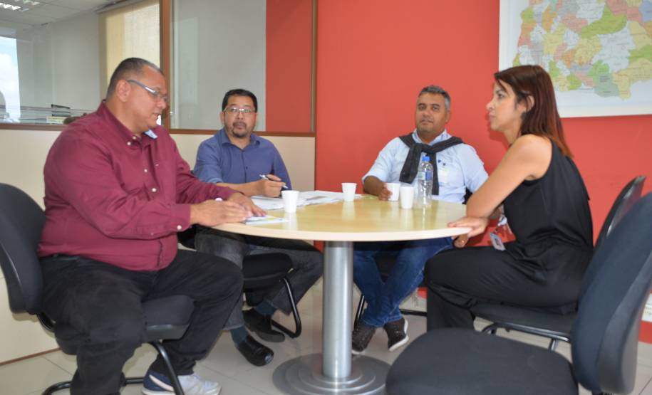 Representantes da Companhia Municipal de Trânsito e Urbanização de Londrina visitam o Detran-PR