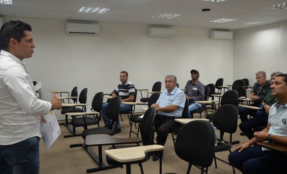 Motoristas da Secretaria da Fazenda do Paraná fazem curso no Detran-PR
