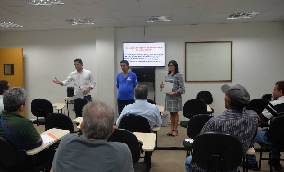 Motoristas da Secretaria da Fazenda do Paraná fazem curso no Detran-PR