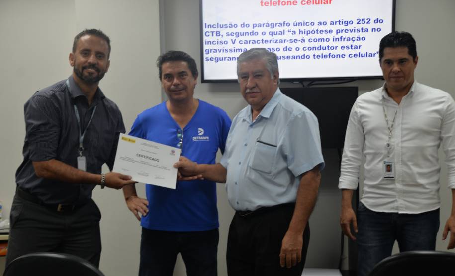 Motoristas da Secretaria da Fazenda do Paraná fazem curso no Detran-PR