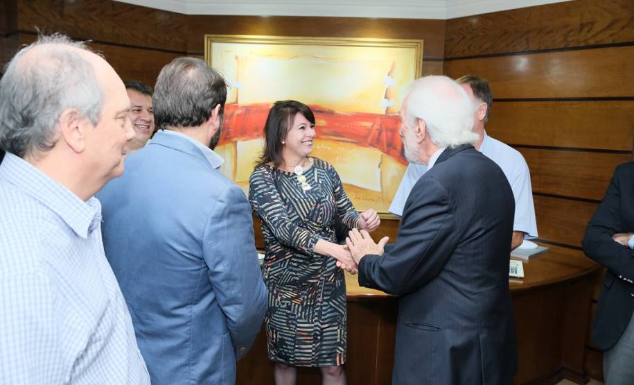 Diretoria do Detran-PR e vice-governador prestigiam concessionários de veículos