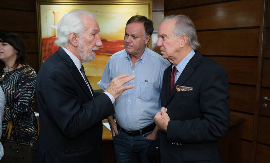 Diretoria do Detran-PR e vice-governador prestigiam concessionários de veículos