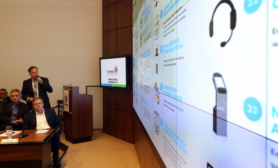 Diretor-geral do Detran, Cesar Kogut, apresenta projetos do Detran no Palácio Iguaçu