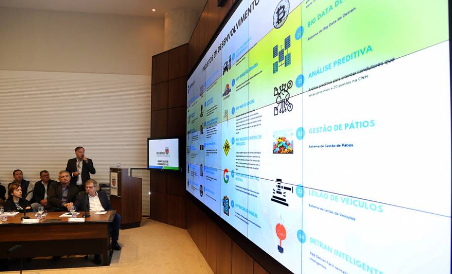 Diretor-geral do Detran, Cesar Kogut, apresenta projetos do Detran no Palácio Iguaçu