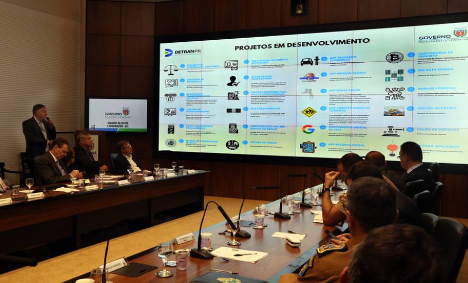 Diretor-geral do Detran, Cesar Kogut, apresenta projetos do Detran no Palácio Iguaçu