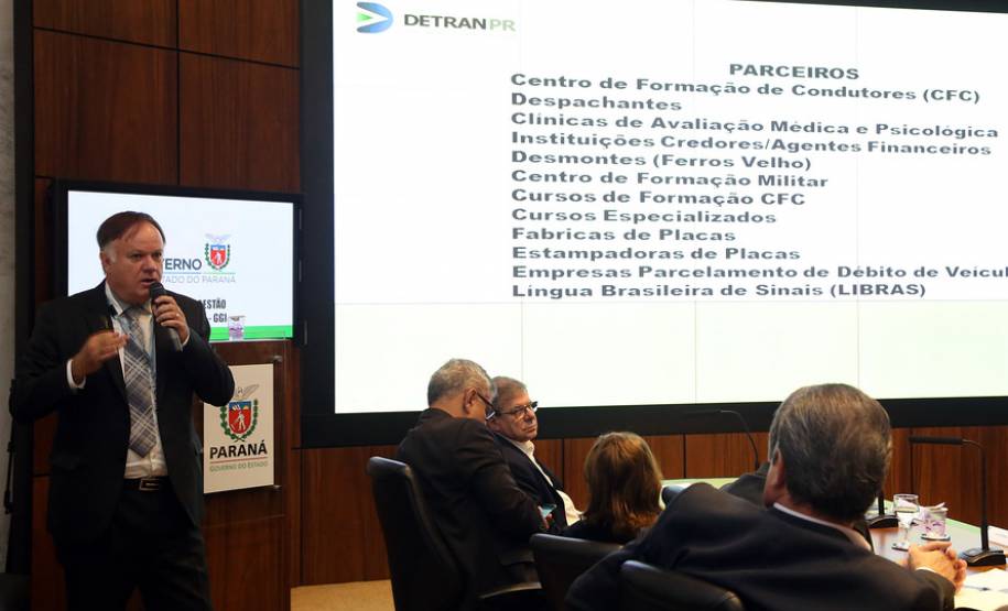 Diretor-geral do Detran, Cesar Kogut, apresenta projetos do Detran no Palácio Iguaçu