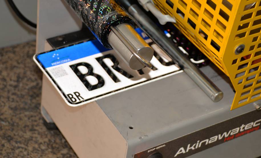 Placa em processo de confecção