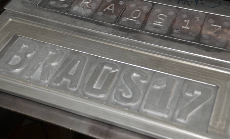 Placa em processo de confecção