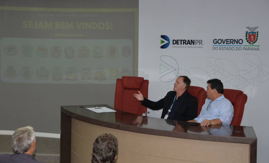 Detran-PR recebe prefeitos e reforça parceria