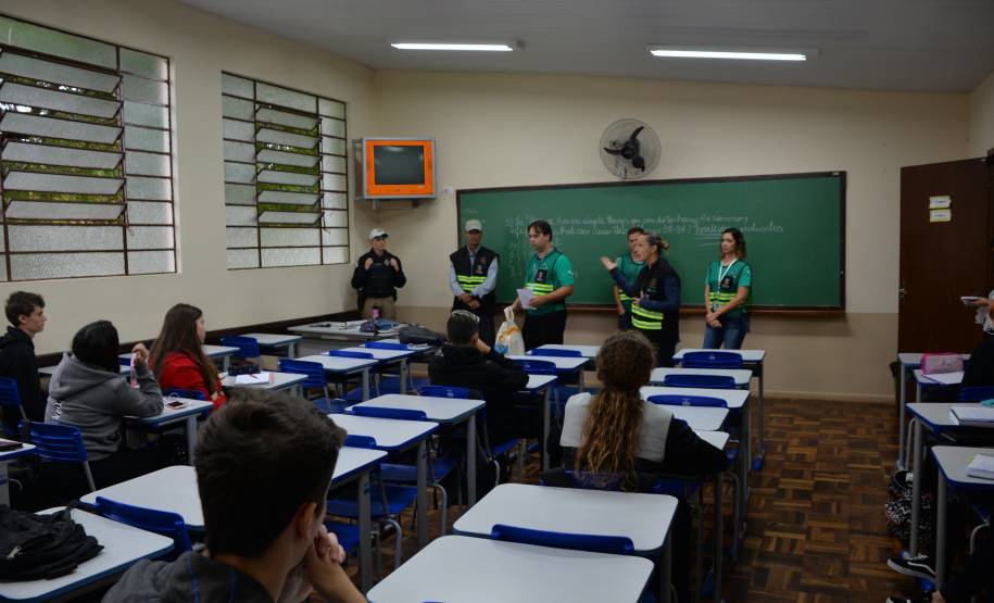 Detran-PR inicia Operação “Volta às Aulas” com abordagens em salas de aula