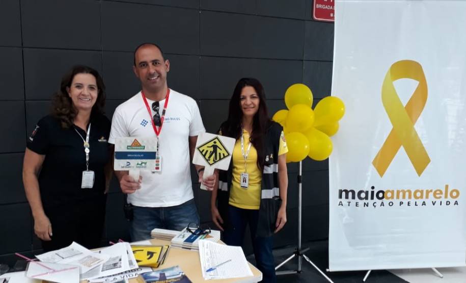 Dando continuidade ao mês do Maio Amarelo, o Departamento de Trânsito do Paraná (Detran-PR) realizou, na última semana, diversas ações educativas em Curitiba. A proposta foi alertar a população sobre os altos números de acidentes de trânsito no Estado e no mundo. Ao todo foram alcançadas cerca mil pessoas.