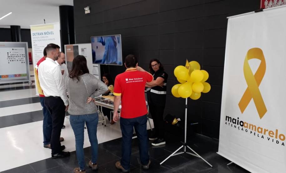 Dando continuidade ao mês do Maio Amarelo, o Departamento de Trânsito do Paraná (Detran-PR) realizou, na última semana, diversas ações educativas em Curitiba. A proposta foi alertar a população sobre os altos números de acidentes de trânsito no Estado e no mundo. Ao todo foram alcançadas cerca mil pessoas.