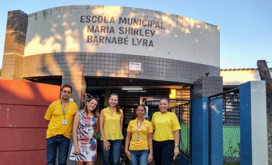O Departamento de Trânsito do Paraná (Detran-PR), por meio do Posto Central de Londrina, firmou uma parceria com a Escola Municipal Maria Shirley Barnabé Lyra. A proposta é trabalhar atividades de educação no trânsito com alunos de seis a 10 anos. Esta parceria integra as ações do Movimento Maio Amarelo, que tem como objetivo chamar a atenção da sociedade para o alto índice de mortes e feridos no trânsito em todo o mundo.