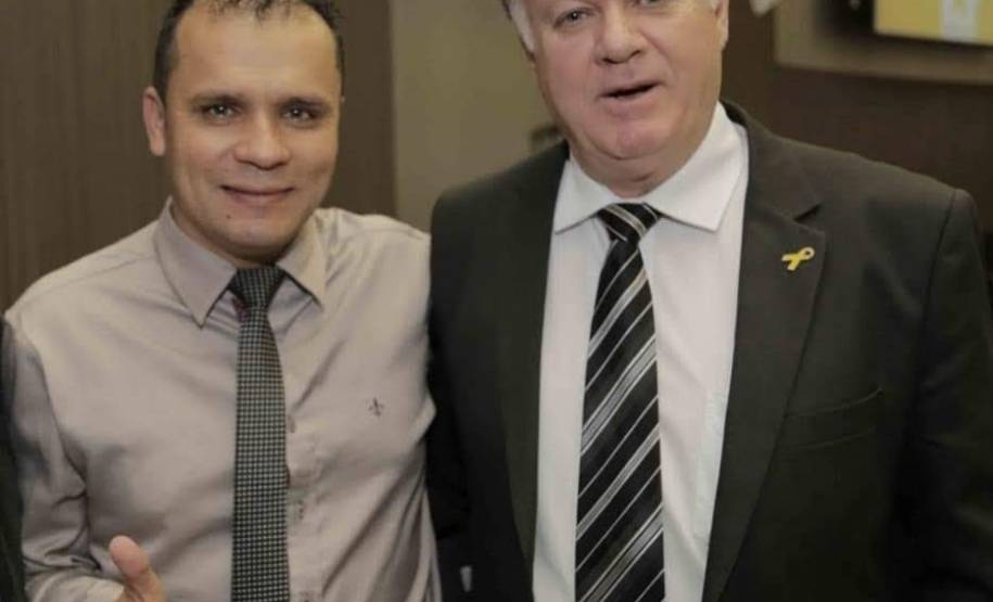 Nesta sexta-feira (31), o diretor-geral do Departamento de Trânsito do Paraná (Detran-PR), Cesar Kogut, acompanhado de outras autoridades do Estado e do município, esteve na 08ª Ciretran de Campo Mourão. A cerimônia marcou a reinauguração da unidade, com a entrega das obras de reforma, a posse do chefe da Ciretran, Leandro Cristiano da Silva e também o encerramento do Maio Amarelo.