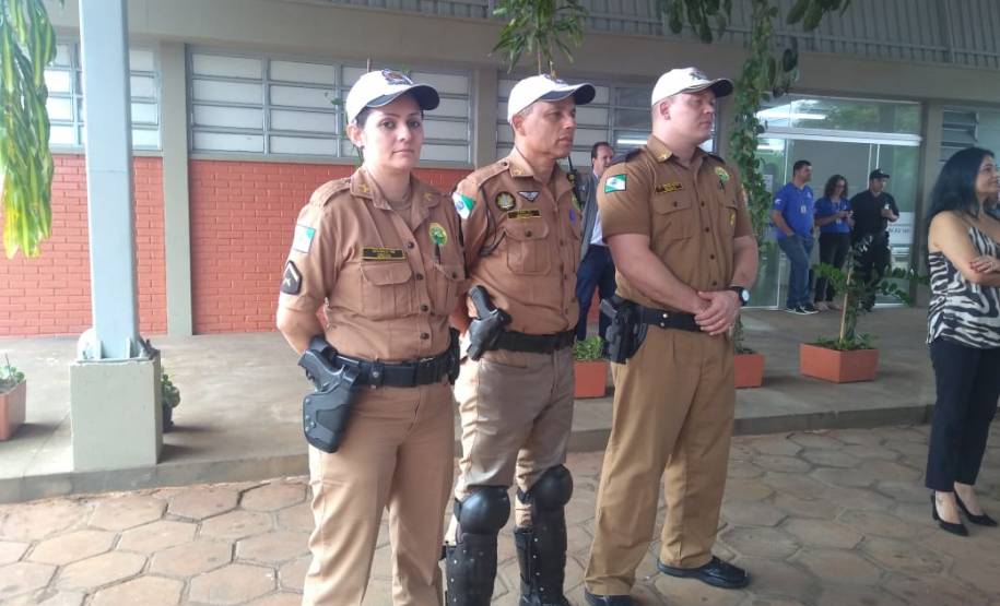 Nesta sexta-feira (31), o diretor-geral do Departamento de Trânsito do Paraná (Detran-PR), Cesar Kogut, acompanhado de outras autoridades do Estado e do município, esteve na 08ª Ciretran de Campo Mourão. A cerimônia marcou a reinauguração da unidade, com a entrega das obras de reforma, a posse do chefe da Ciretran, Leandro Cristiano da Silva e também o encerramento do Maio Amarelo.