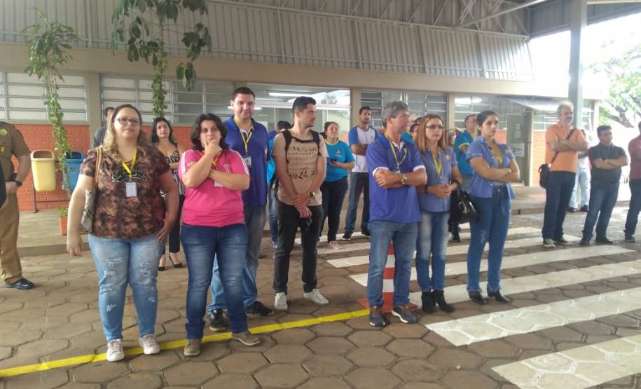 Nesta sexta-feira (31), o diretor-geral do Departamento de Trânsito do Paraná (Detran-PR), Cesar Kogut, acompanhado de outras autoridades do Estado e do município, esteve na 08ª Ciretran de Campo Mourão. A cerimônia marcou a reinauguração da unidade, com a entrega das obras de reforma, a posse do chefe da Ciretran, Leandro Cristiano da Silva e também o encerramento do Maio Amarelo.