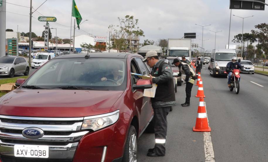 Detran realiza ações educativas em homenagem ao dia do motorista em Curitiba