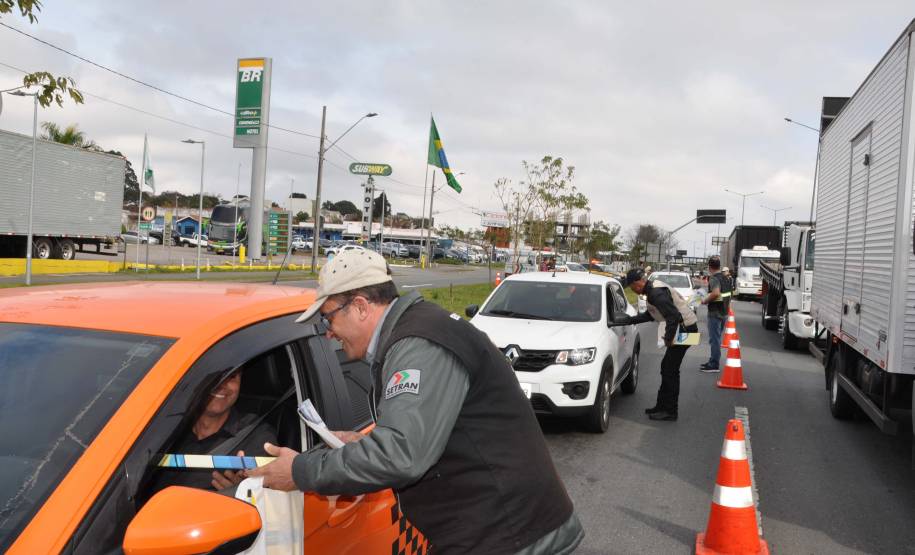 Detran realiza ações educativas em homenagem ao dia do motorista em Curitiba