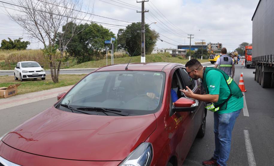 Detran realiza ações educativas em homenagem ao dia do motorista em Curitiba
