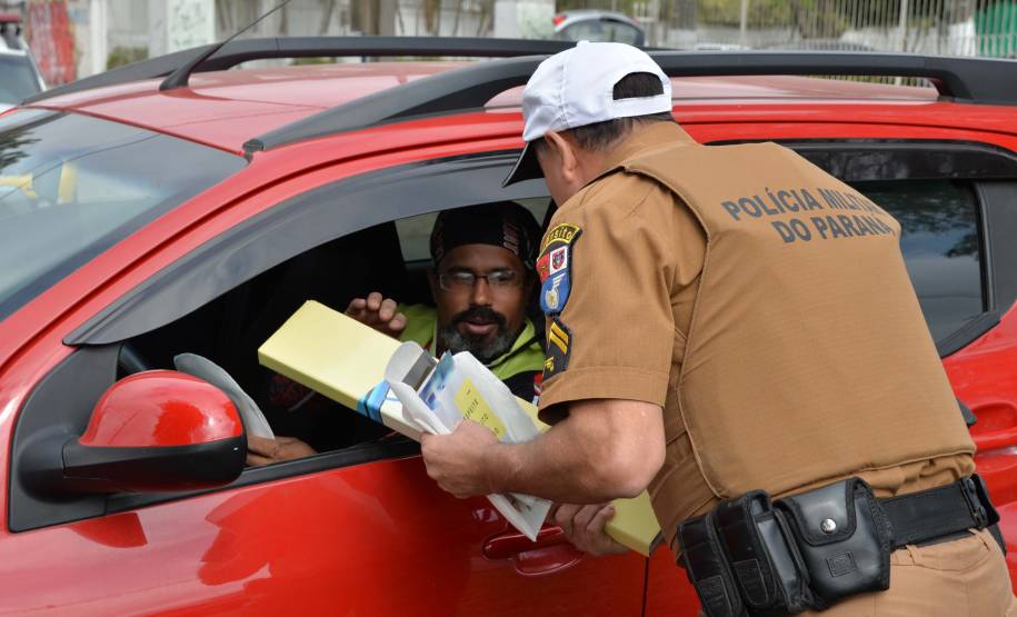 Detran realiza ações educativas em homenagem ao dia do motorista em Curitiba