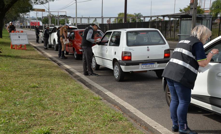 Detran realiza ações educativas em homenagem ao dia do motorista em Curitiba