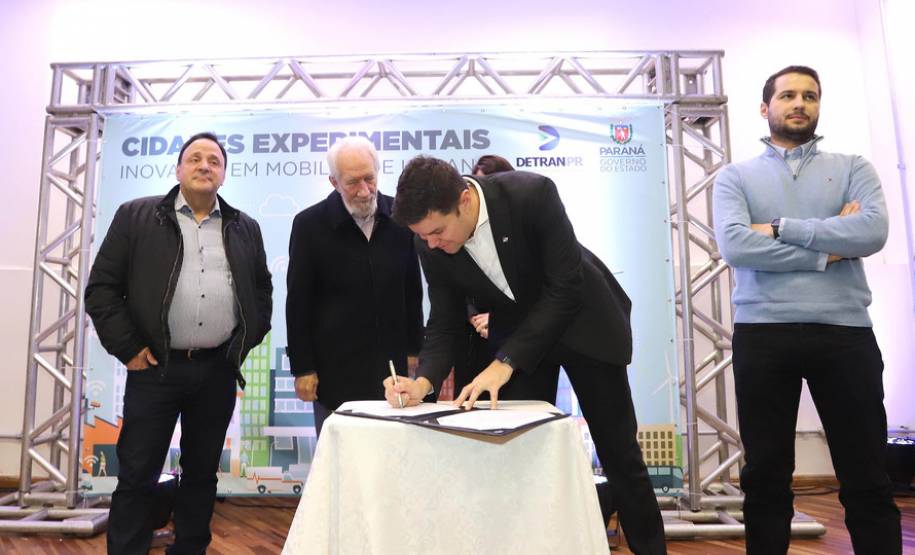 Detran-PR busca soluções inteligentes para a mobilidade urbana