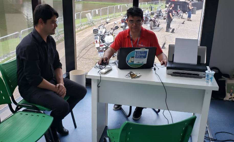 Detran-PR participa de Festival Rock‘N’Road em comemoração ao Outubro Rosa em Curitiba