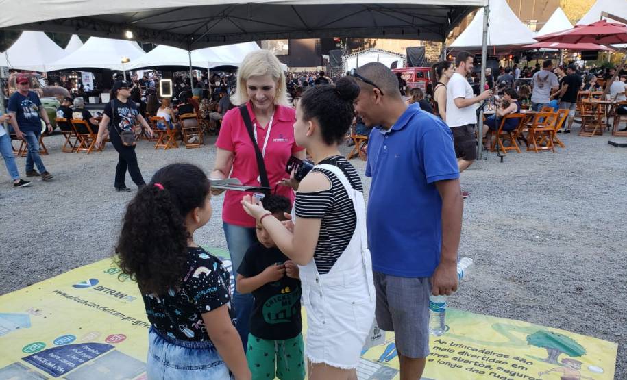 Detran-PR participa de Festival Rock‘N’Road em comemoração ao Outubro Rosa em Curitiba