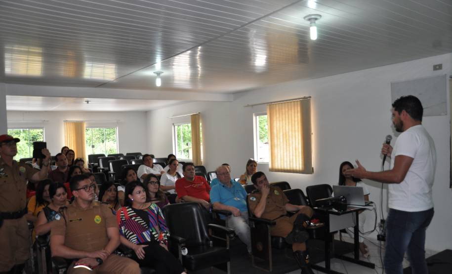 Projeto Escolas Lindeiras 2019 é encerrado com solenidade em Guaratuba