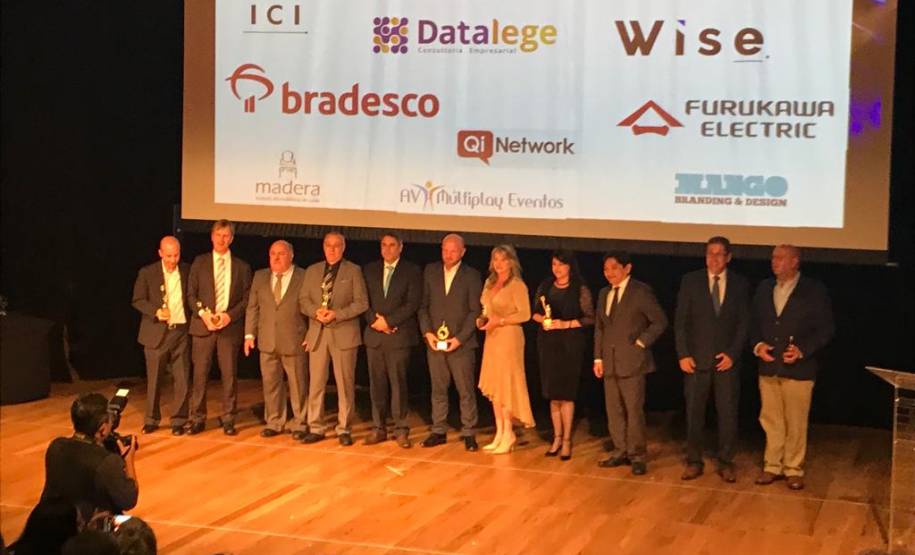 Diretora de tecnologia do Detran ganha prêmio em evento de tecnologia