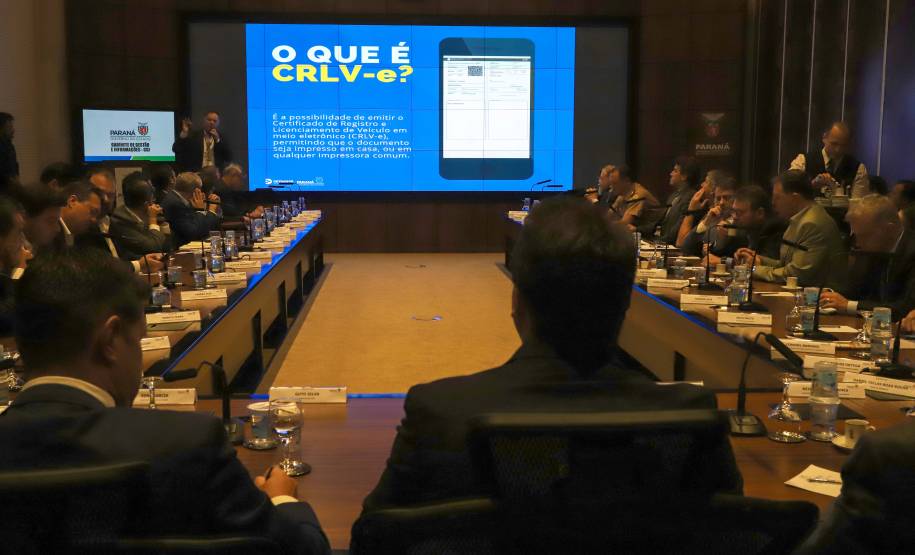 Paraná já emite Registro de Licenciamento de Veículo eletrônico