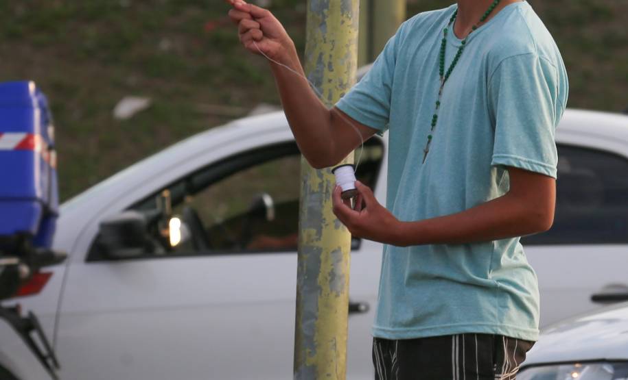 Governador sanciona lei que proíbe posse, uso e fabricação de cerol