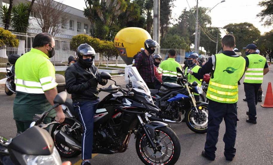 BRTran faz blitz educativa no Dia do Motociclista