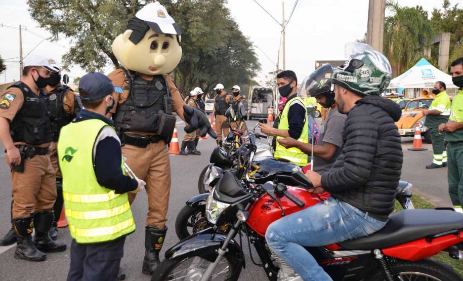 BRTran faz blitz educativa no Dia do Motociclista