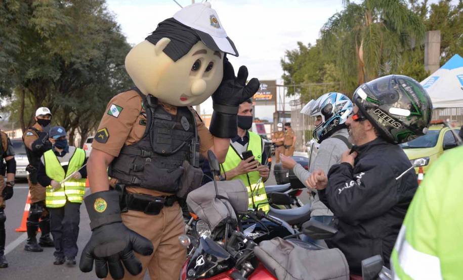 BRTran faz blitz educativa no Dia do Motociclista
