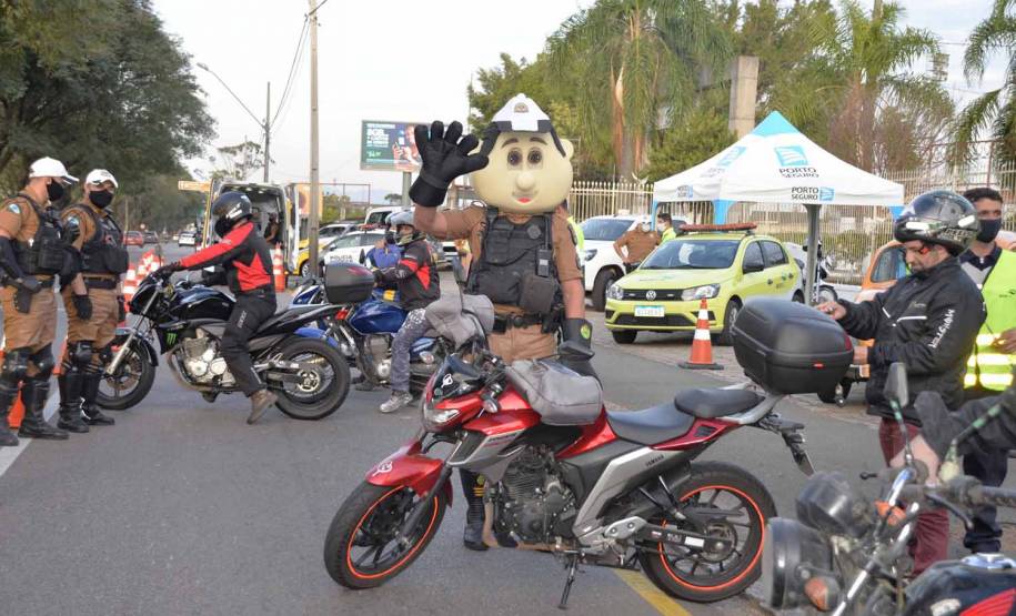 BRTran faz blitz educativa no Dia do Motociclista