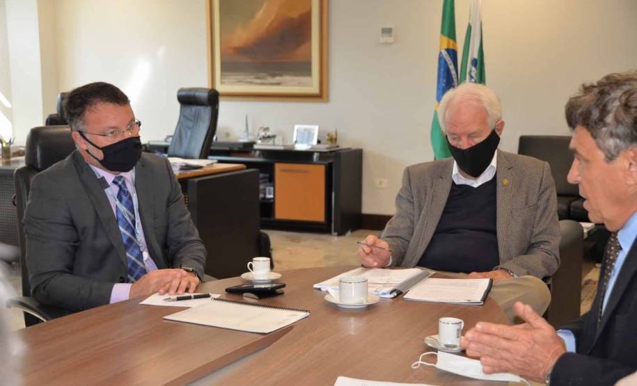 Diretoria do Detran se reúne com representantes do Sindicato dos Despachantes e vice-governador Darci Piana