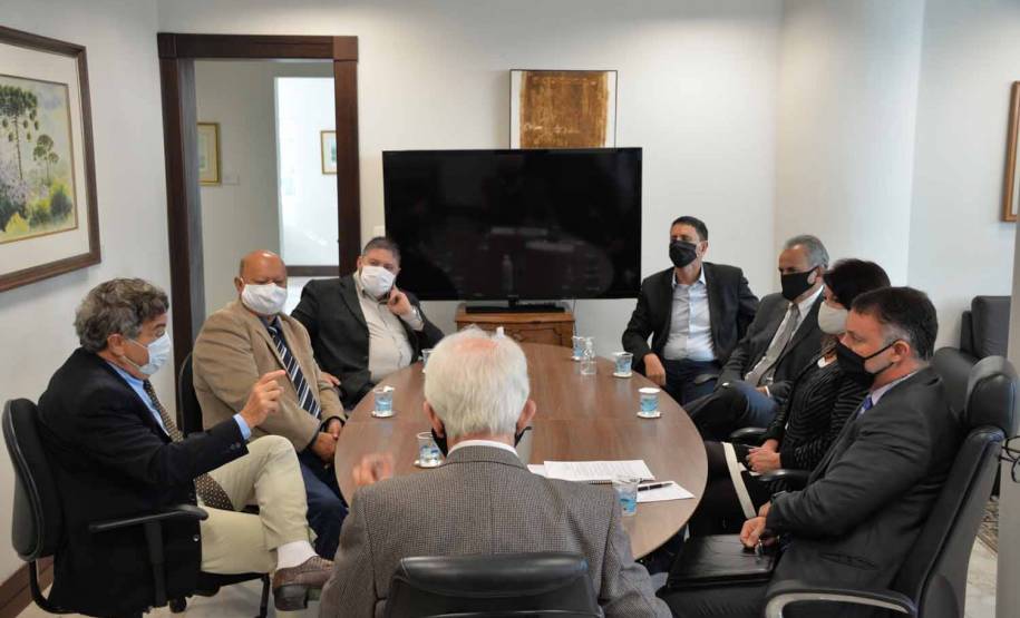 Diretoria do Detran se reúne com representantes do Sindicato dos Despachantes e vice-governador Darci Piana