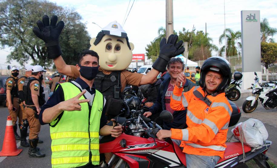 BRTran faz blitz educativa no Dia do Motociclista