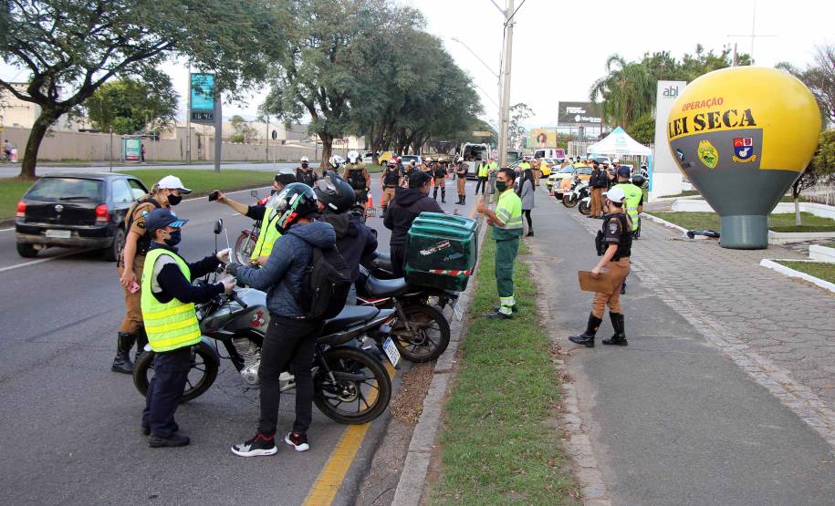BRTran faz blitz educativa no Dia do Motociclista
