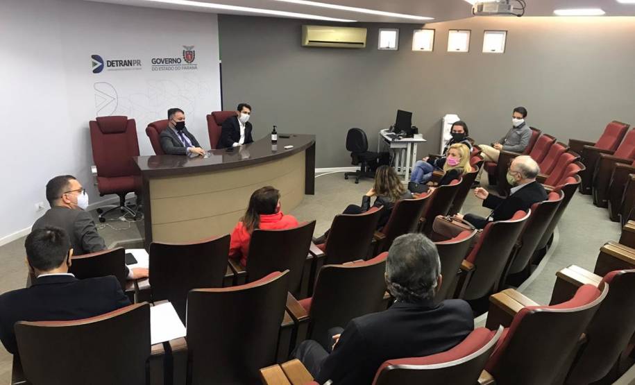 Sindicato dos despachantes convida diretoria do Detran para café da manhã