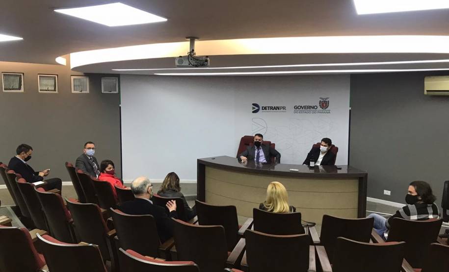 Sindicato dos despachantes convida diretoria do Detran para café da manhã