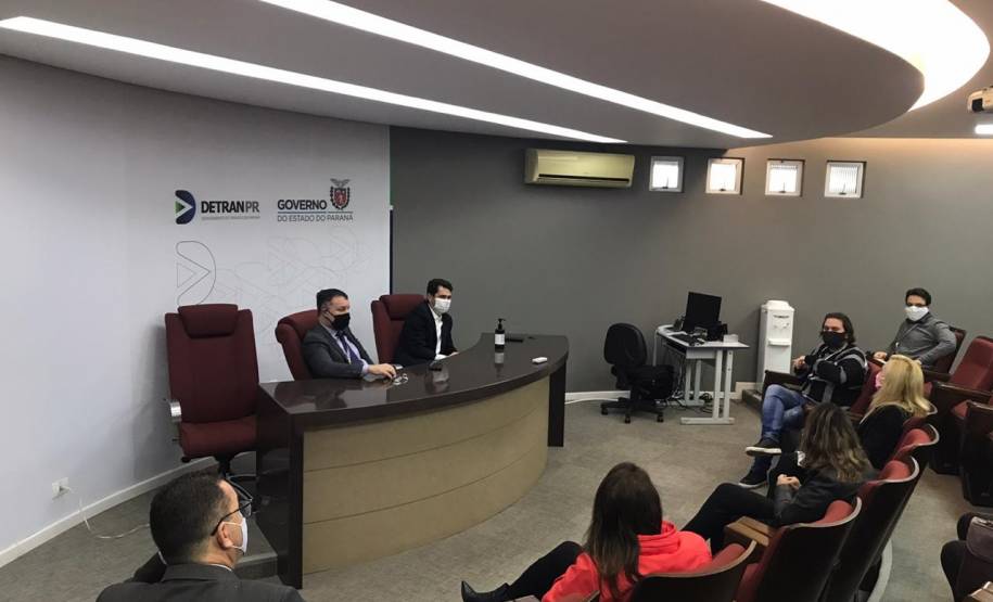 Sindicato dos despachantes convida diretoria do Detran para café da manhã