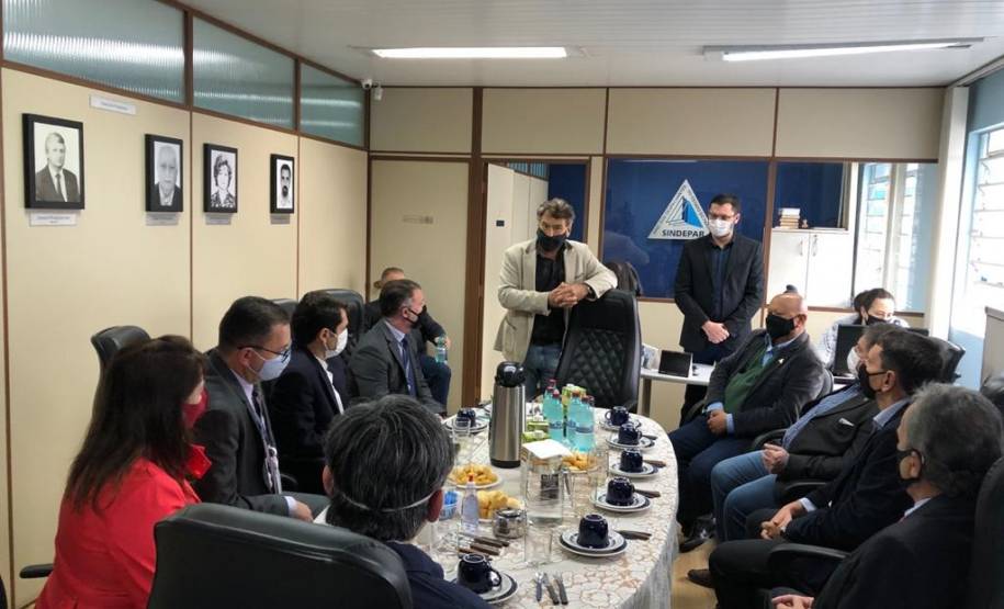 Sindicato dos despachantes convida diretoria do Detran para café da manhã