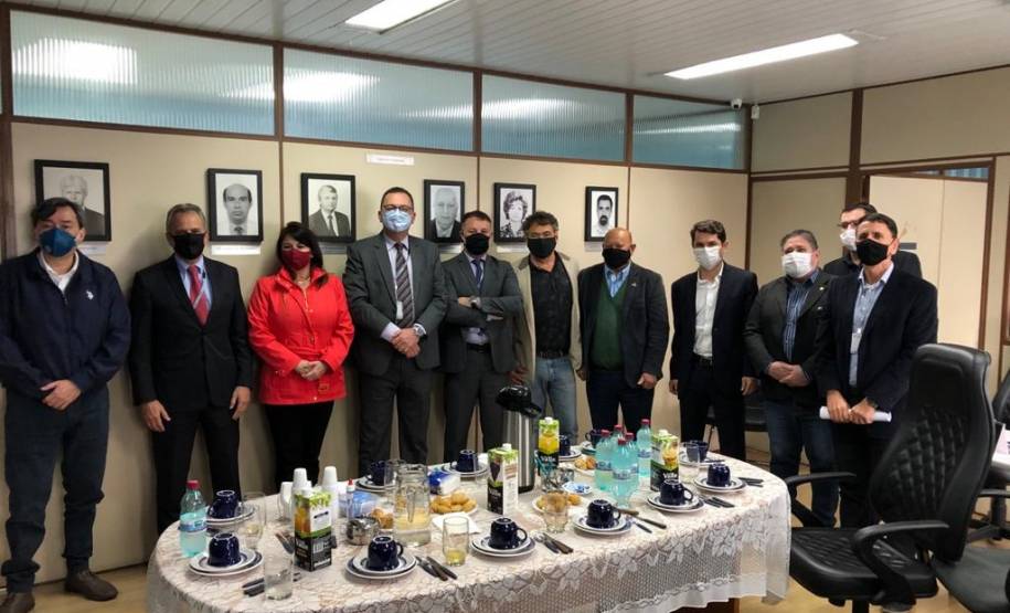 Sindicato dos despachantes convida diretoria do Detran para café da manhã