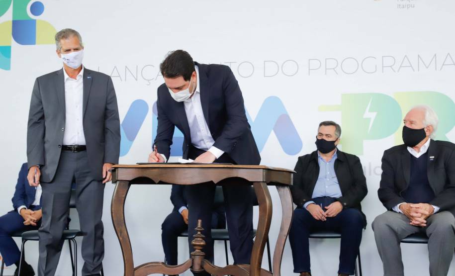 Governo recebe carros elétricos para utilização na frota pública