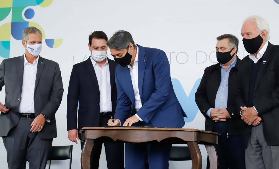 Governo recebe carros elétricos para utilização na frota pública