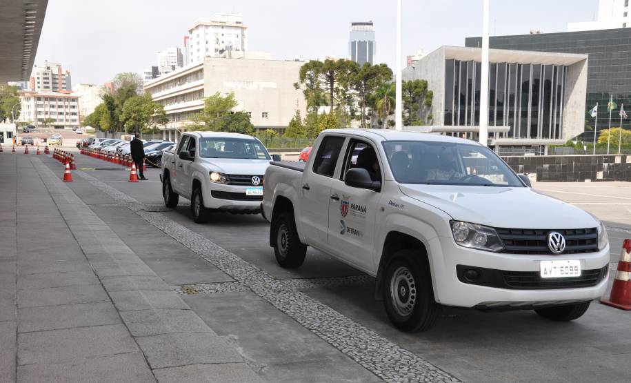 Servidores do Detran-PR se engajam em campanhas de arrecadação promovidas pela primeira-dama do Estado