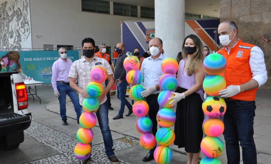 Servidores do Detran-PR se engajam em campanhas de arrecadação promovidas pela primeira-dama do Estado